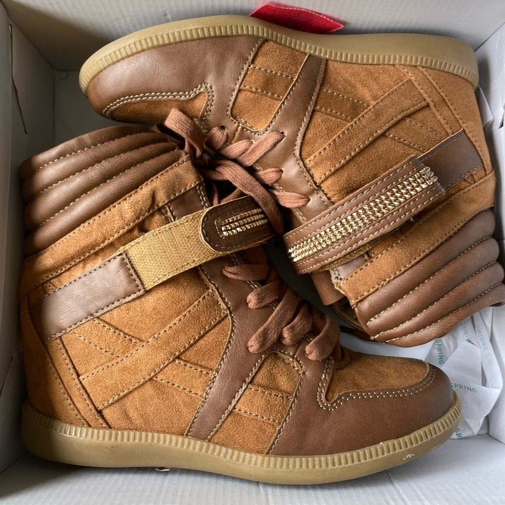 Sneaker wedges